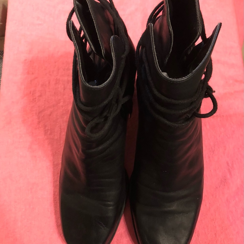 Black leather Size 9 Enzo Angeliolini short boots.